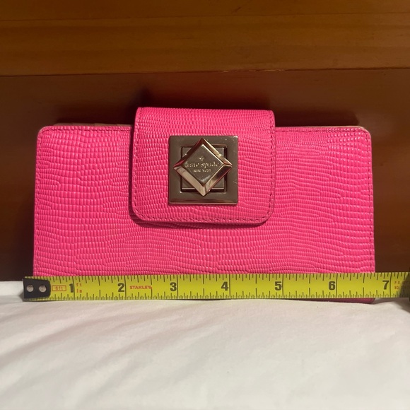 Kate Spade New York pink buckle closure wallet. - Picture 5 of 7